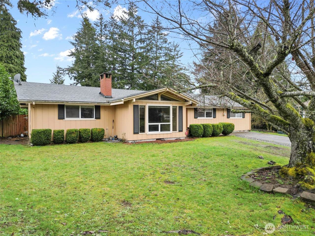 10820 109th Street - Photo 1