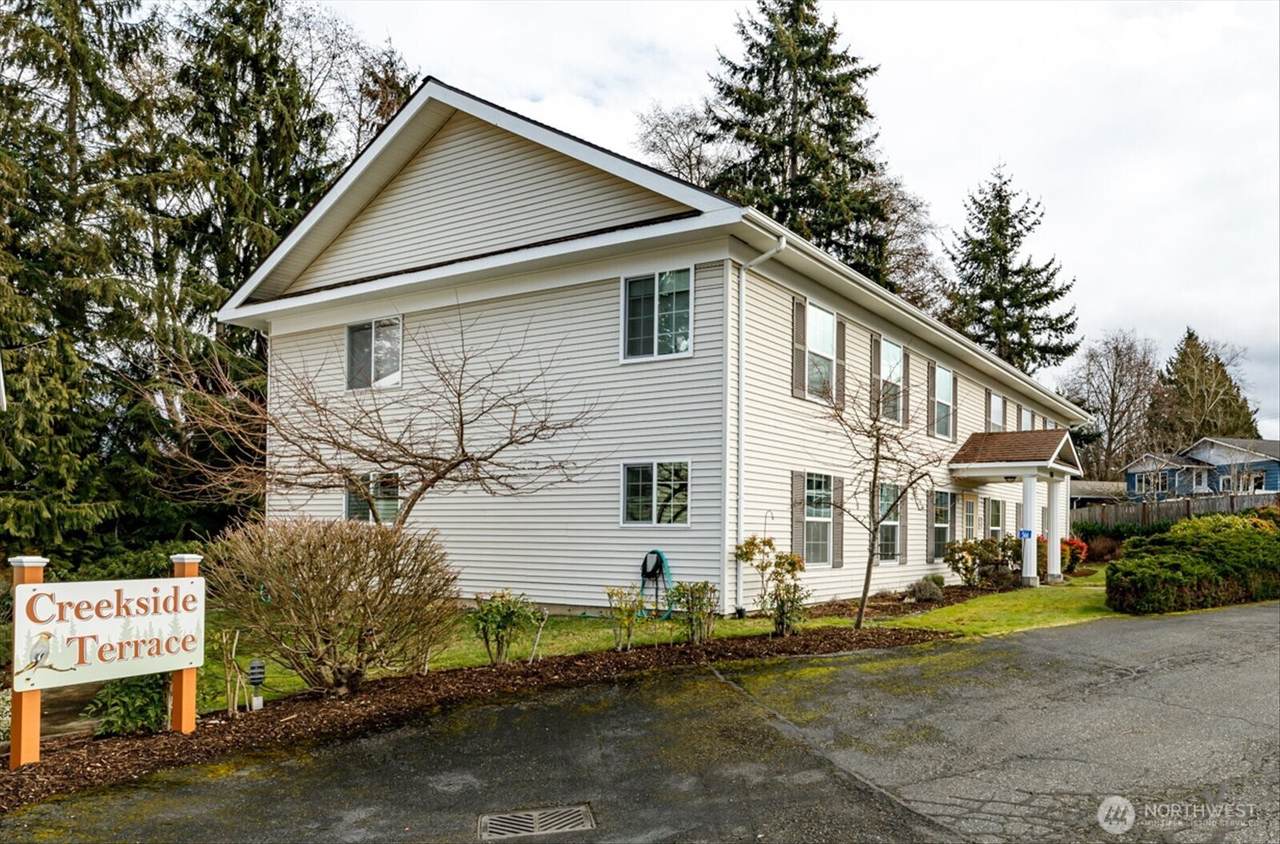 566 Creekside Terrace - Photo 1