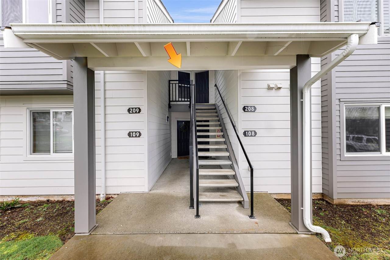 4247 Wintergreen Lane - Photo 1