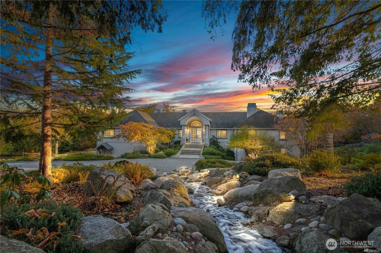 4205 Point Robinson Road - Photo 1