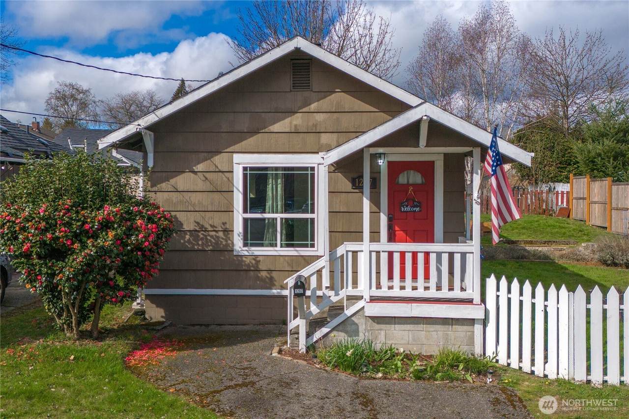 1207 High Avenue - Photo 1