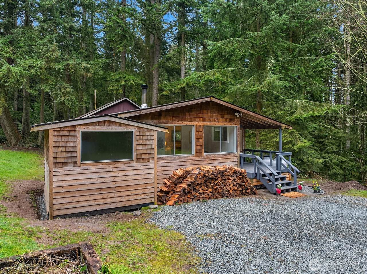 713 Pilchuck Road - Photo 1