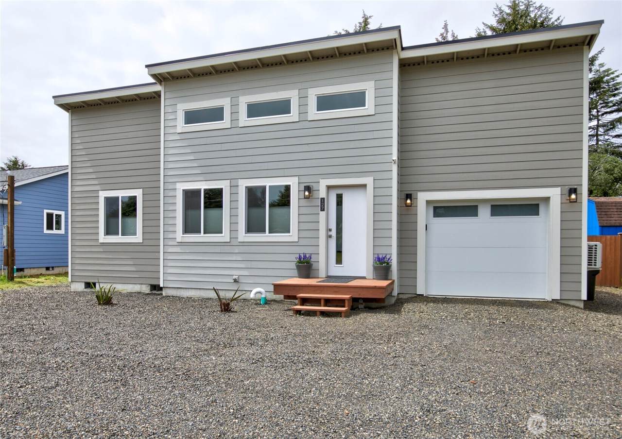 127 Point Brown Avenue - Photo 1