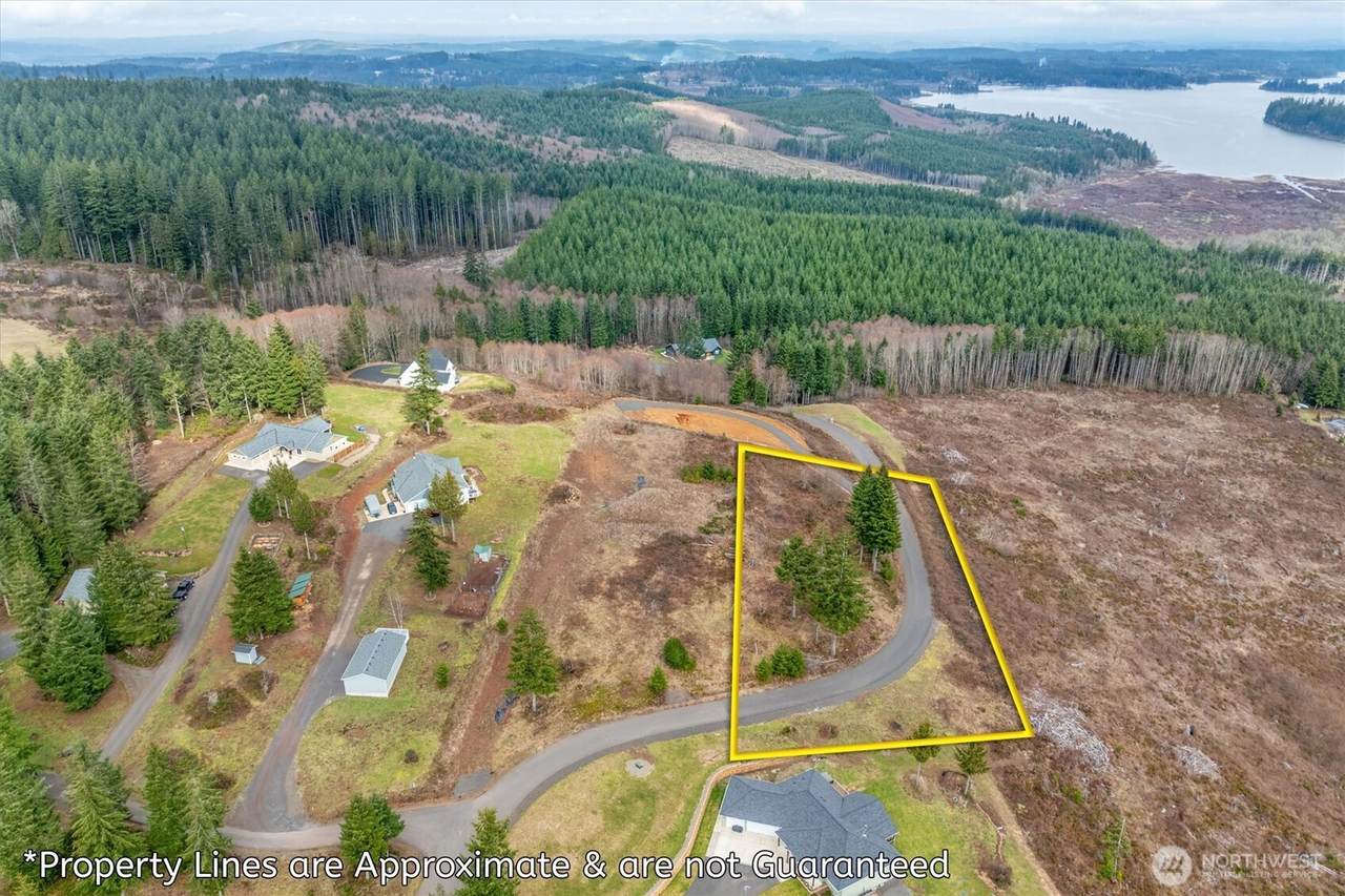 497 Red Hawk Drive - Photo 1