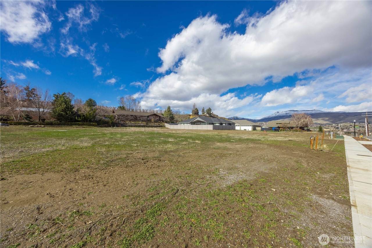 1804 North Road - Photo 1