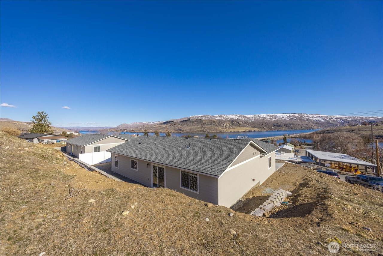 358 Ives Street - Photo 1