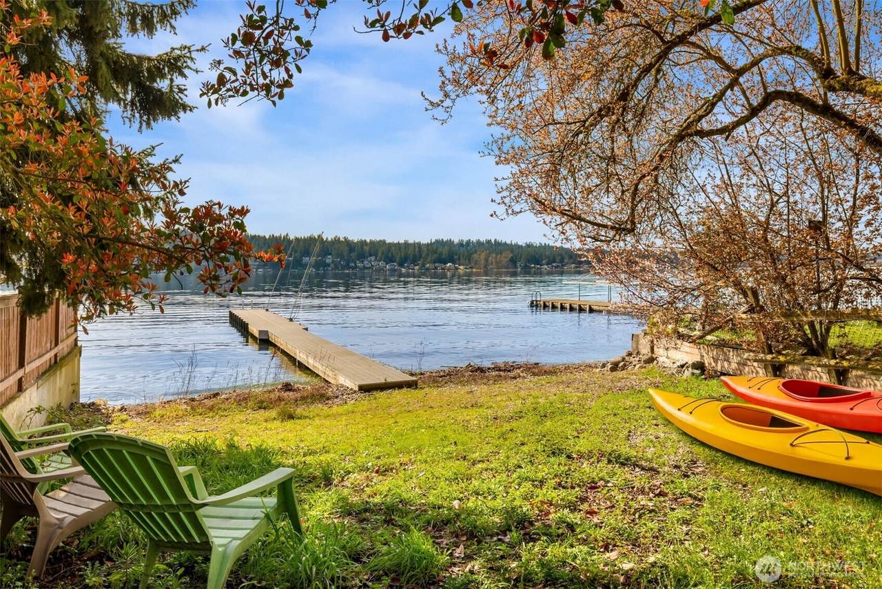 2642 Lake Sammamish Parkway - Photo 1