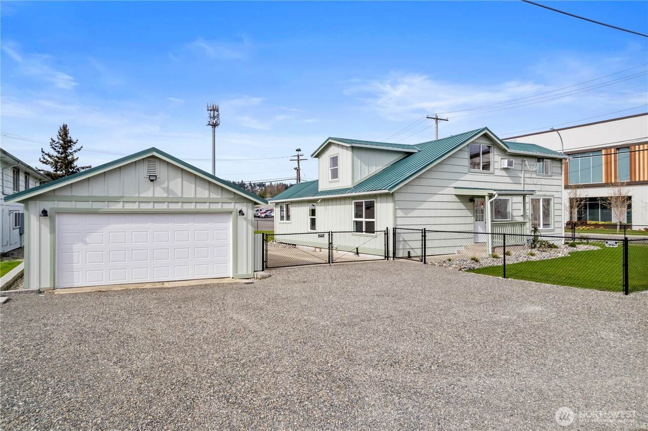 1408 Hubbard Street - Photo 1