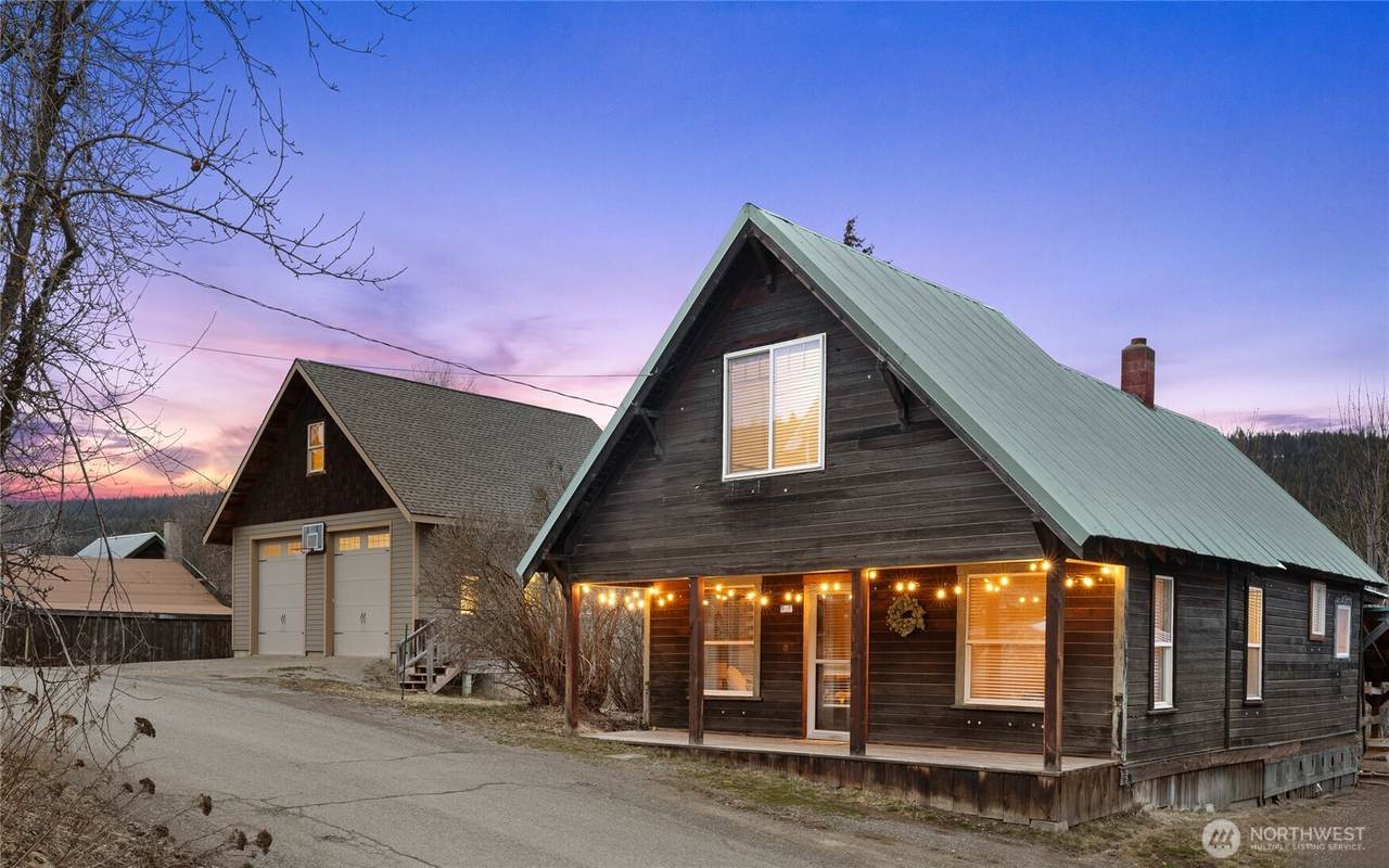 313 2nd Street - Photo 1