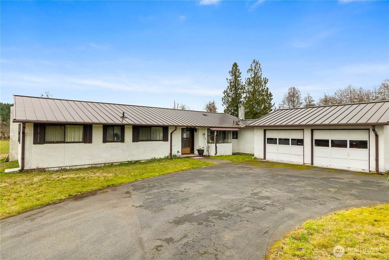 4404 Sussex Avenue - Photo 1