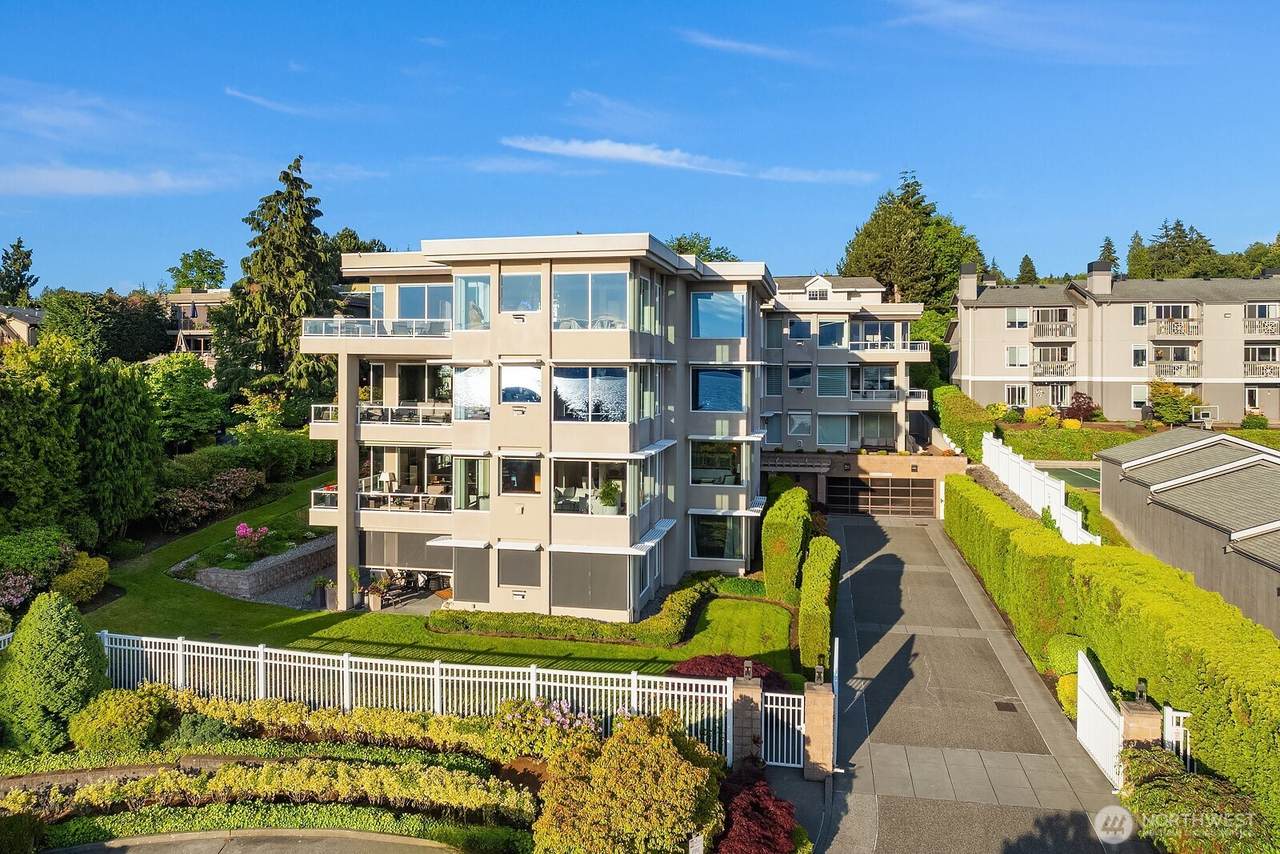 6424 Lake Washington Boulevard - Photo 1
