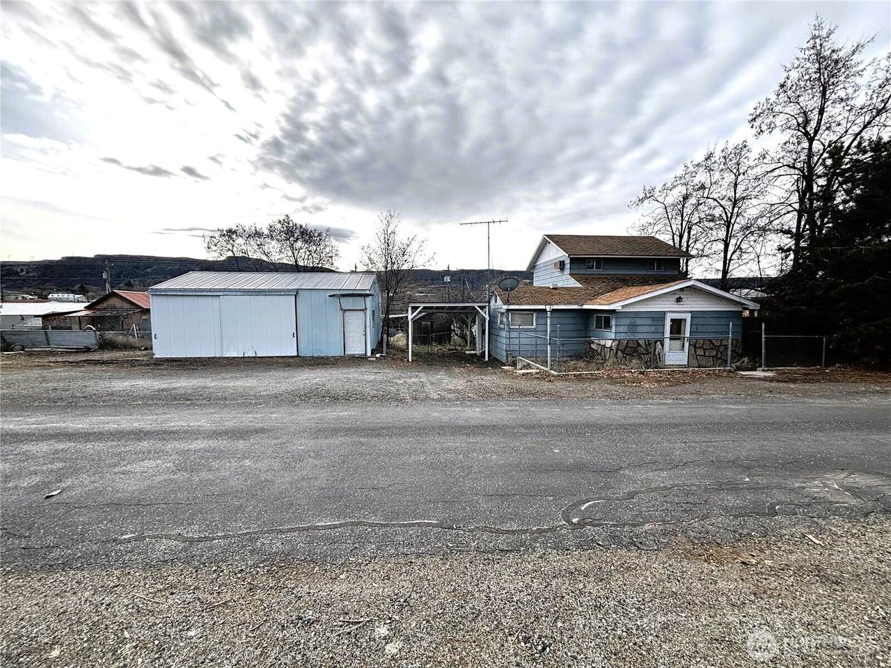 210 Kelso Avenue - Photo 1