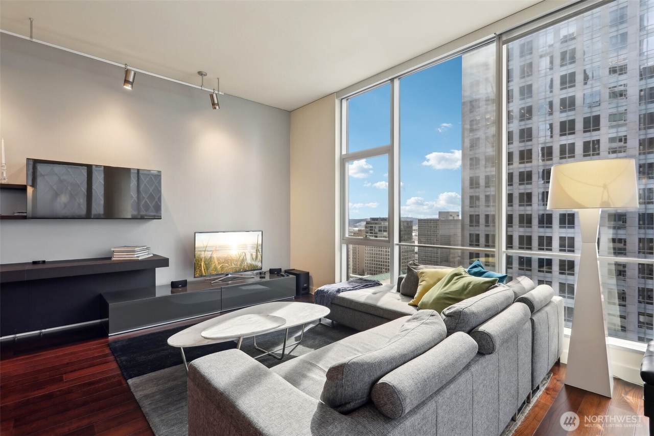 909 5th Avenue - Photo 1