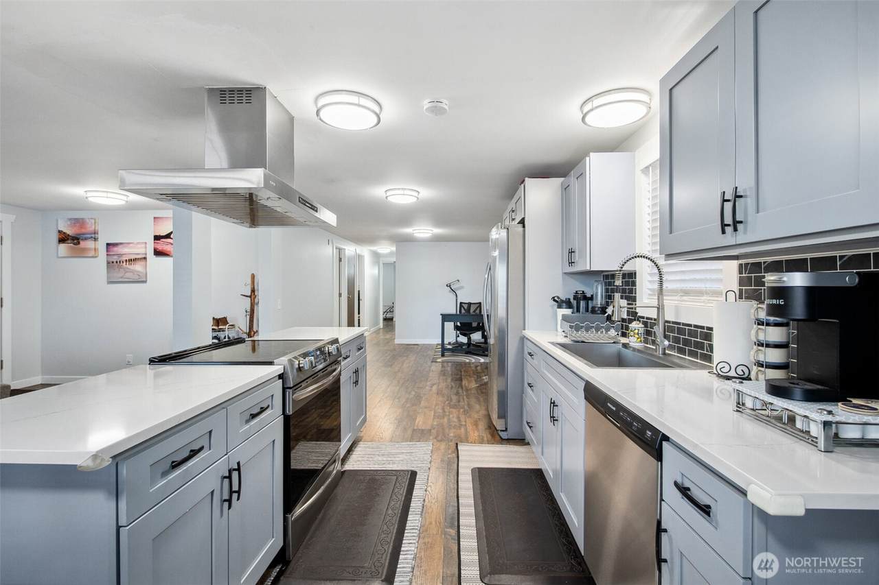 6622 146th Street - Photo 1