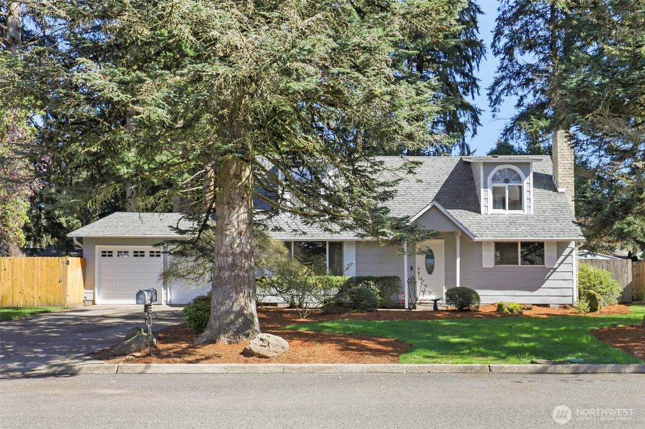 713 123rd Avenue - Photo 1