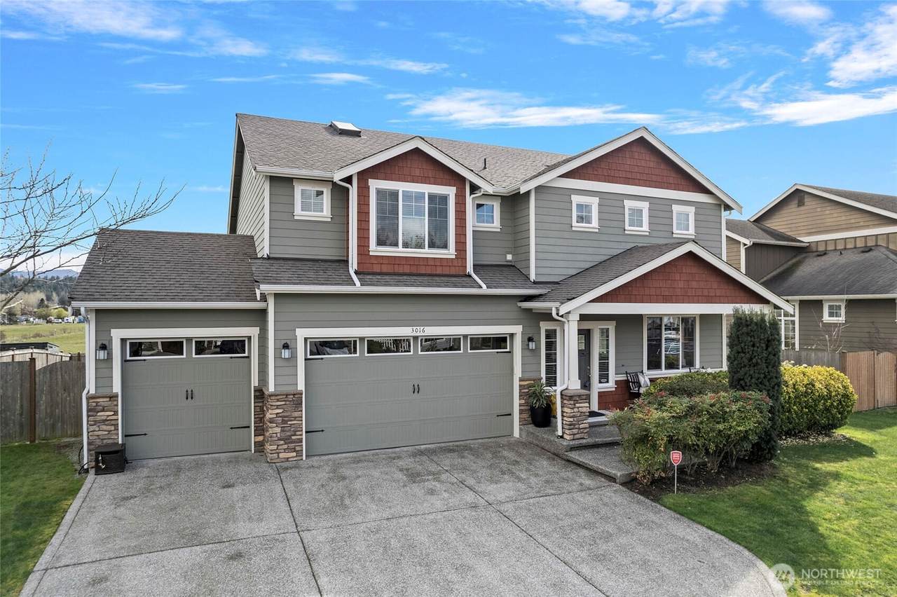 3016 Pine Creek Drive - Photo 1