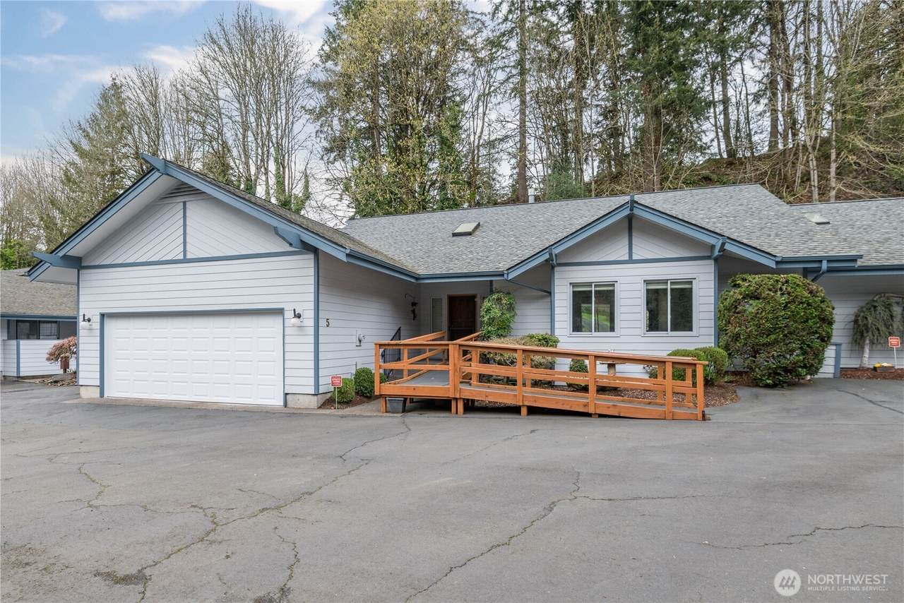 2955 Glenwood Drive - Photo 1