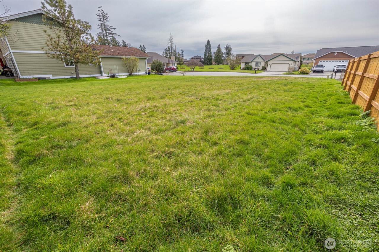 4750 Sawgrass Way - Photo 1