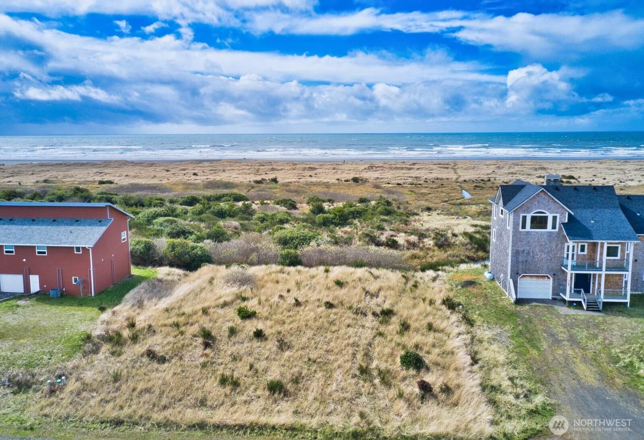 132 Dunes Lane - Photo 1