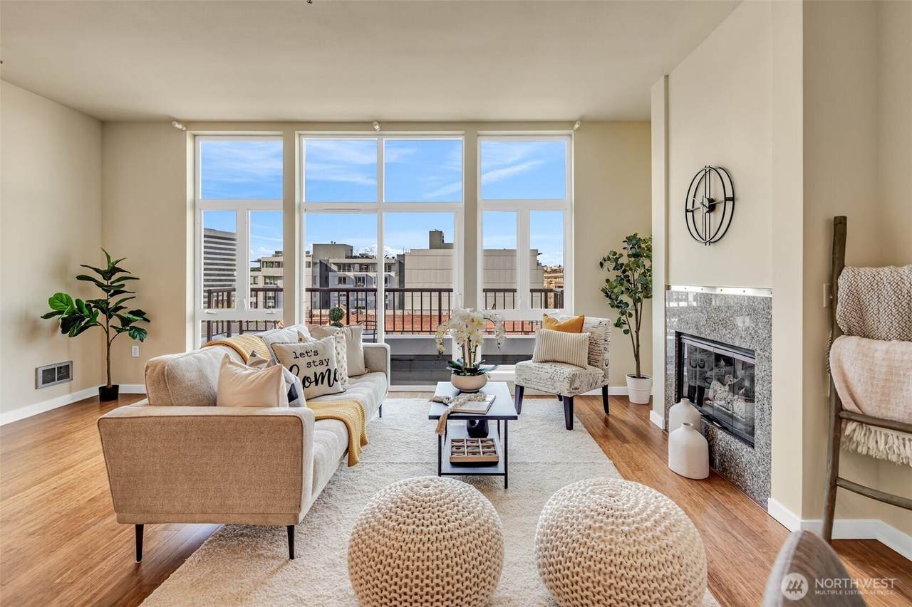 303 Pike Street - Photo 1