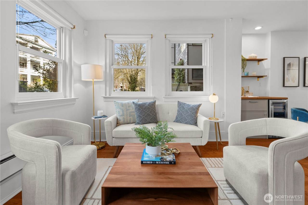 1112 Broadway - Photo 1