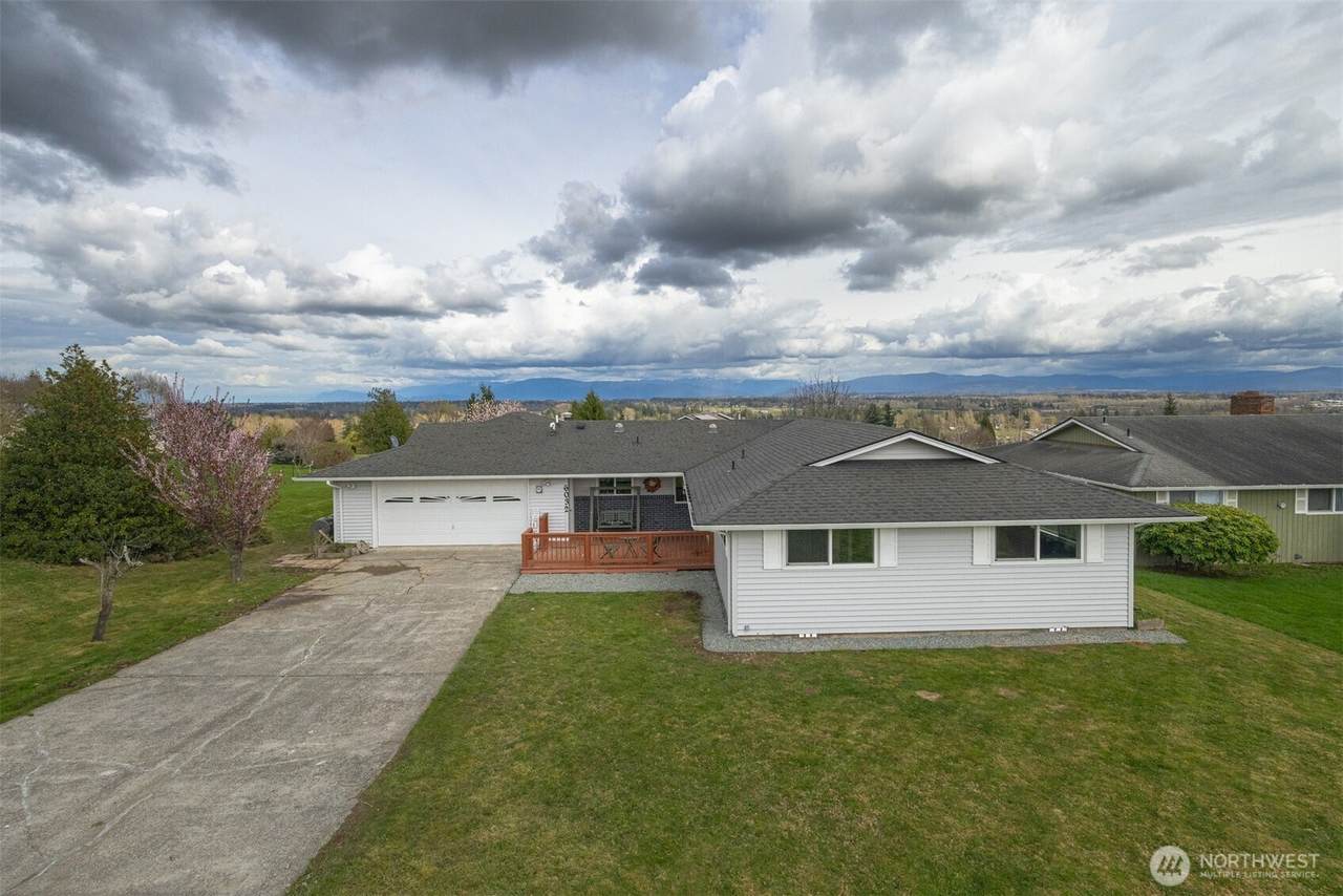6032 Hillcrest Place - Photo 1
