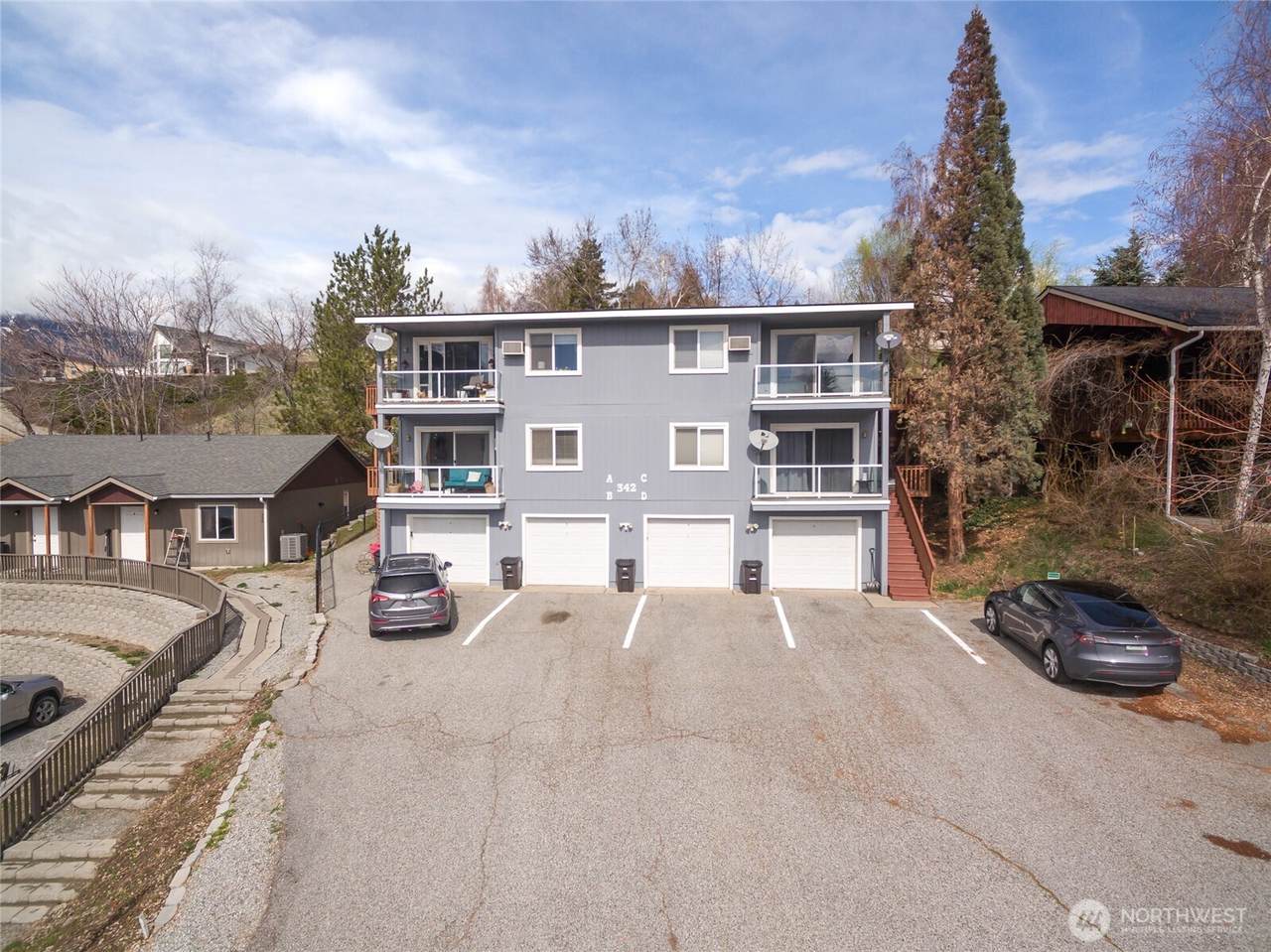 342 Shore Court - Photo 1