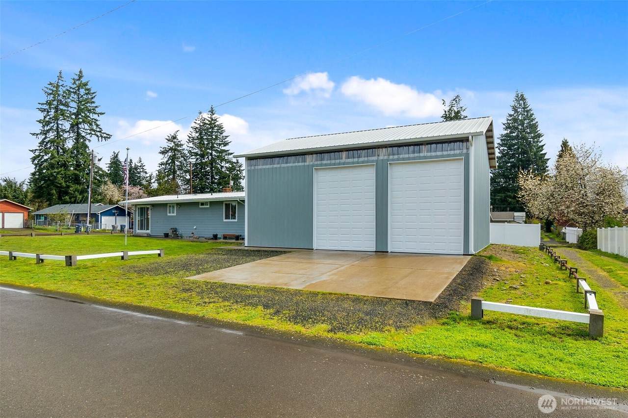 1721 Young Street - Photo 1
