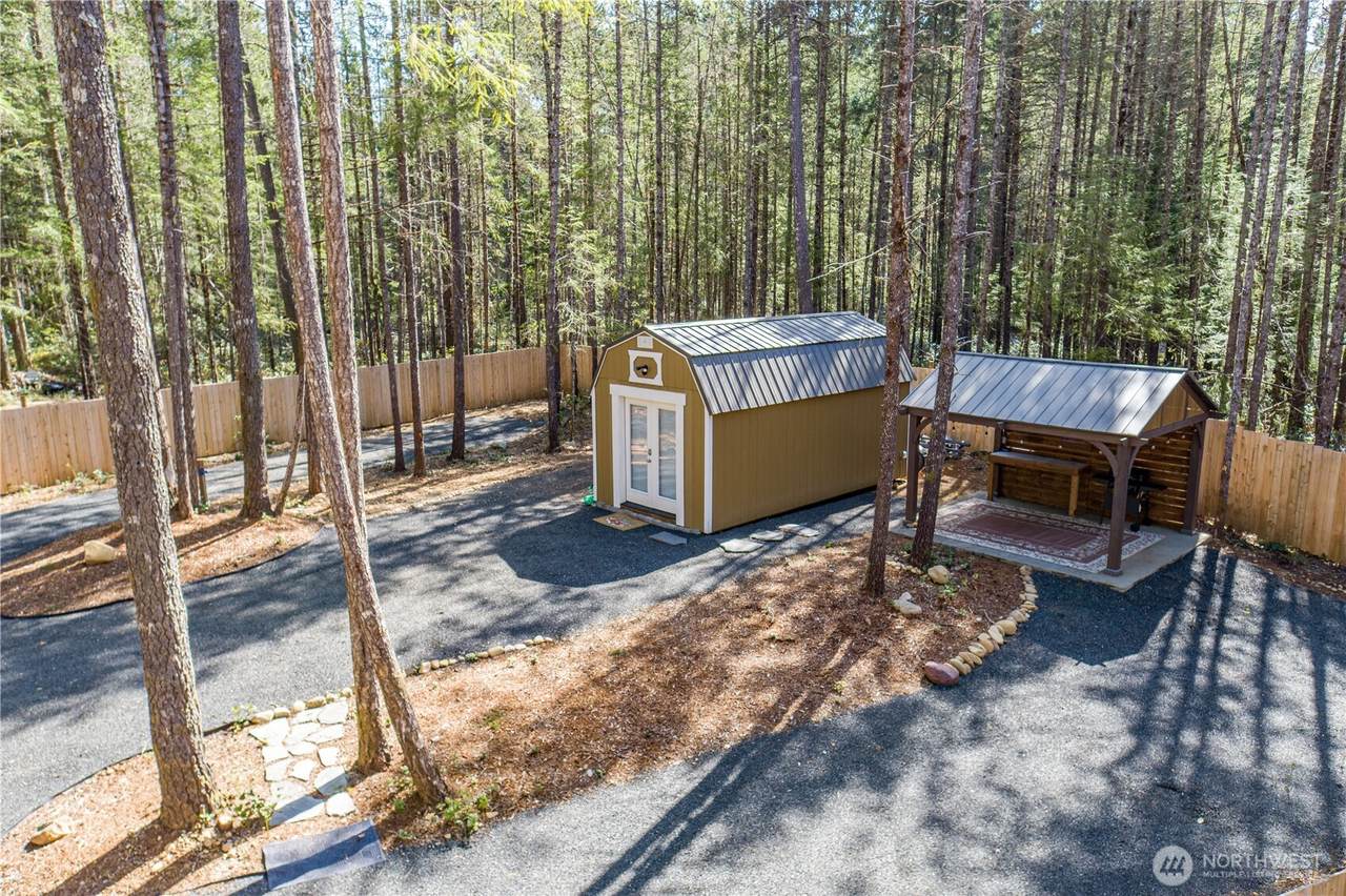 61 Kings Way - Photo 1