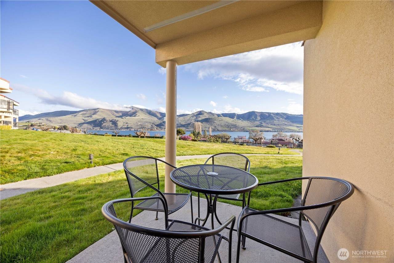 100 Lake Chelan Shores Drive - Photo 1