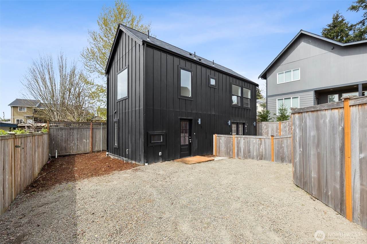 11639 Beacon Avenue - Photo 1