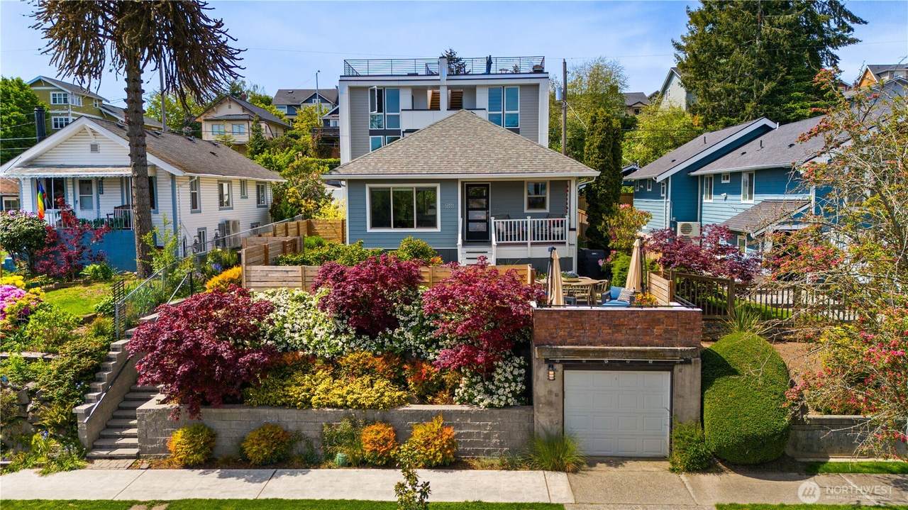 5033 40th Avenue - Photo 1