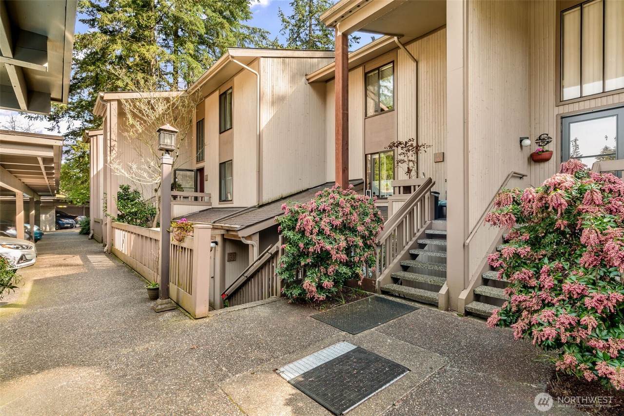 13730 15th Avenue - Photo 1