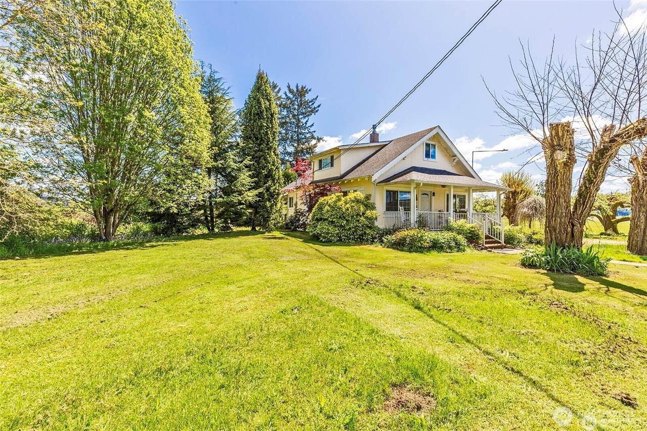 379 Twin Oaks Road - Photo 1