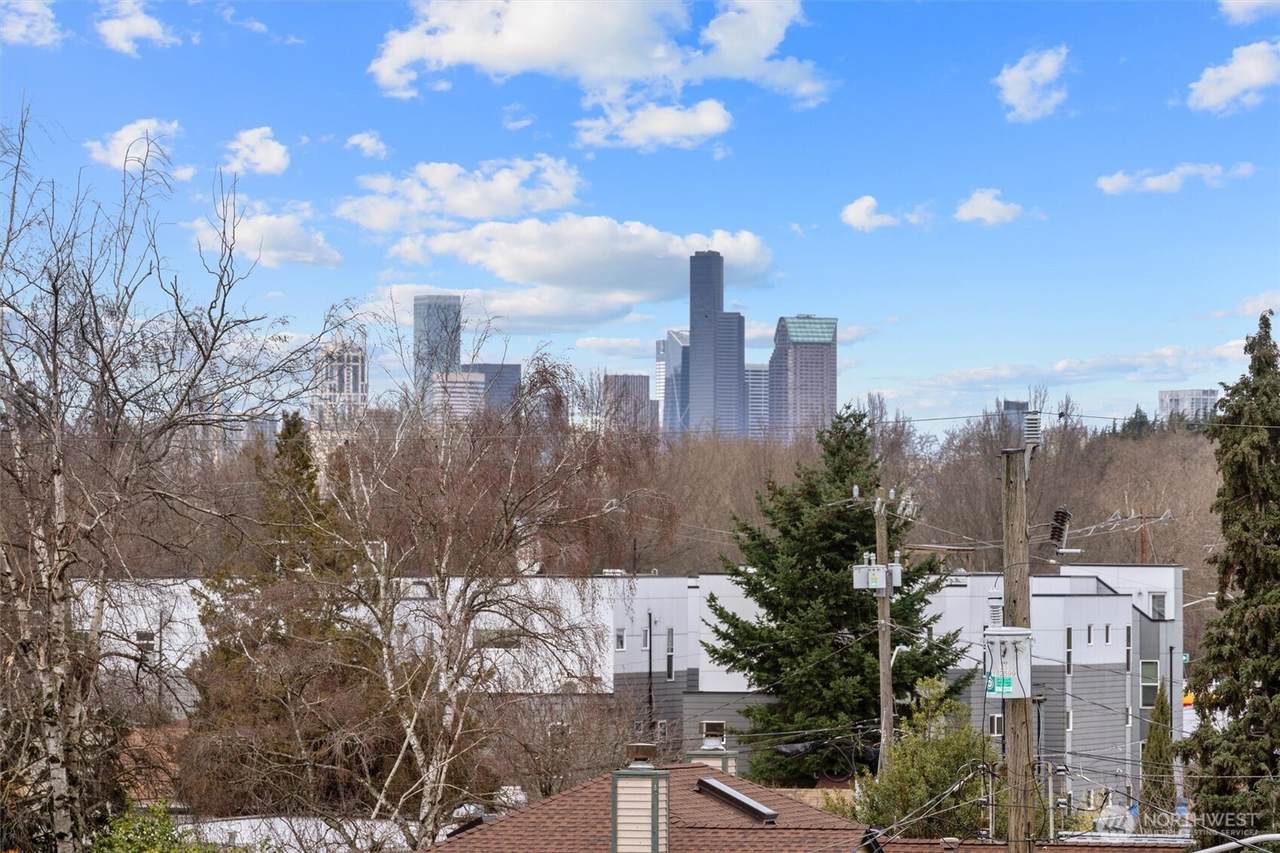 901 Warsaw Street - Photo 1