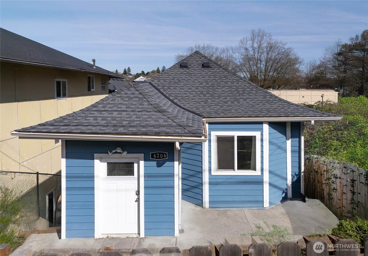 4204 Letitia Avenue - Photo 1