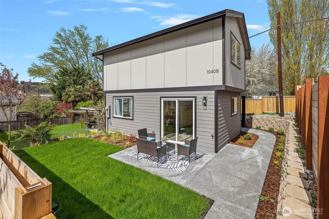 1040 Director Street - Photo 1