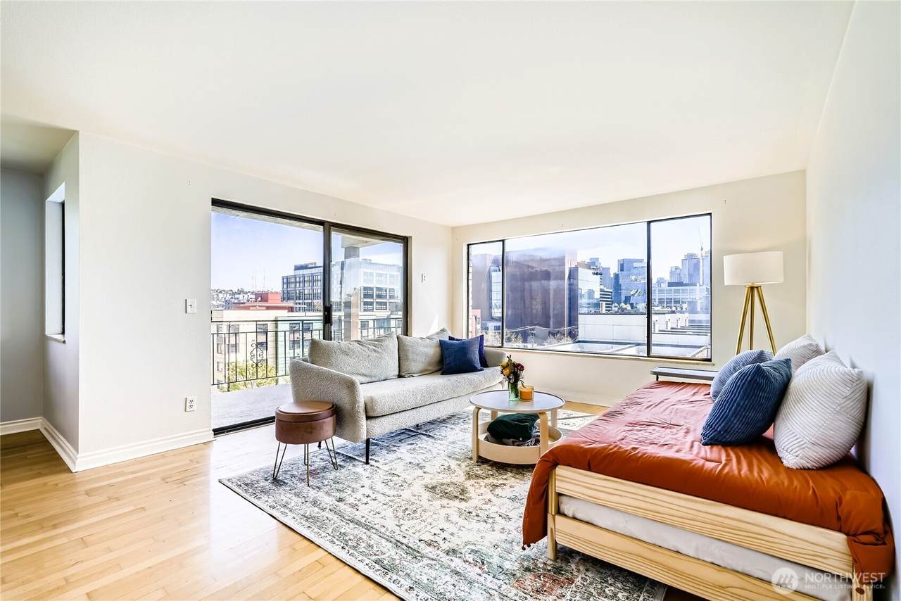 610 Aloha Street - Photo 1