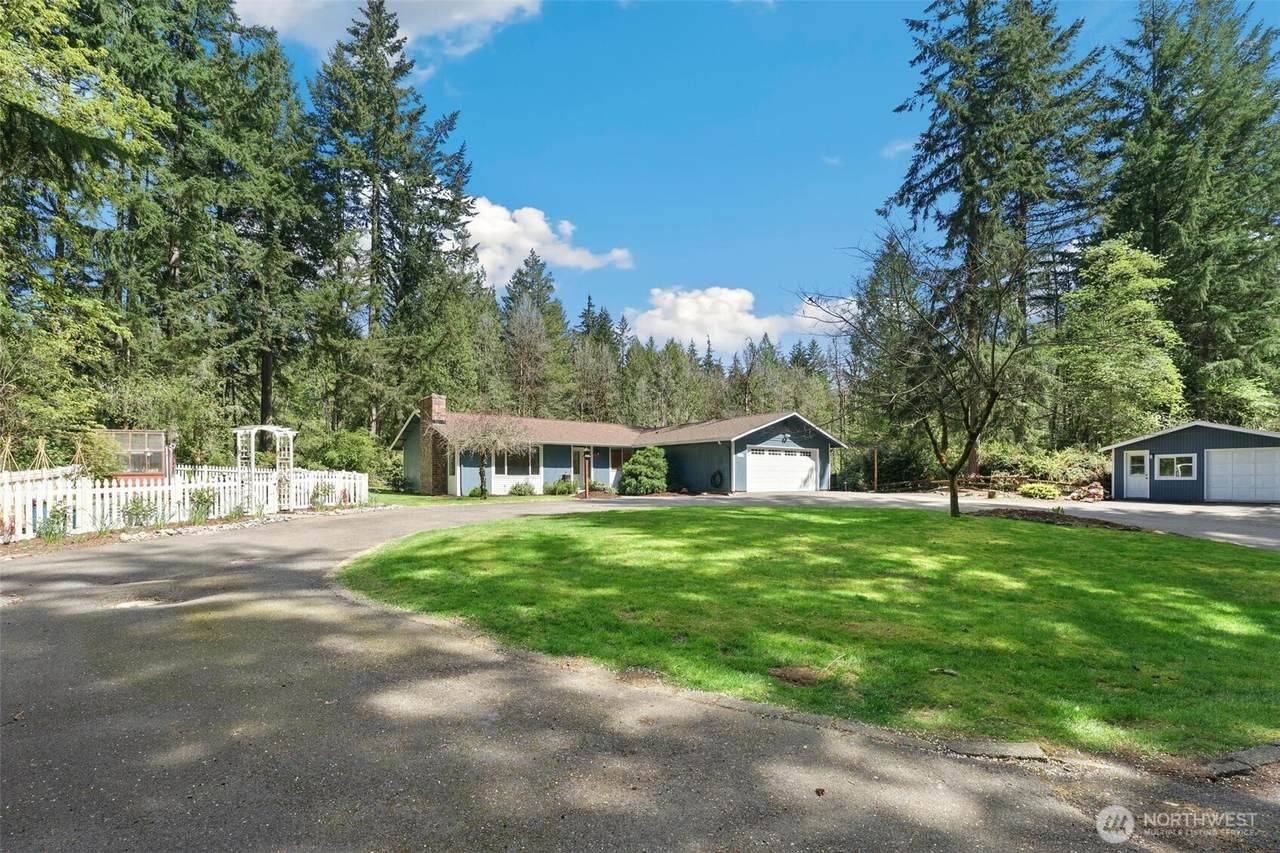 6209 85th Street - Photo 1