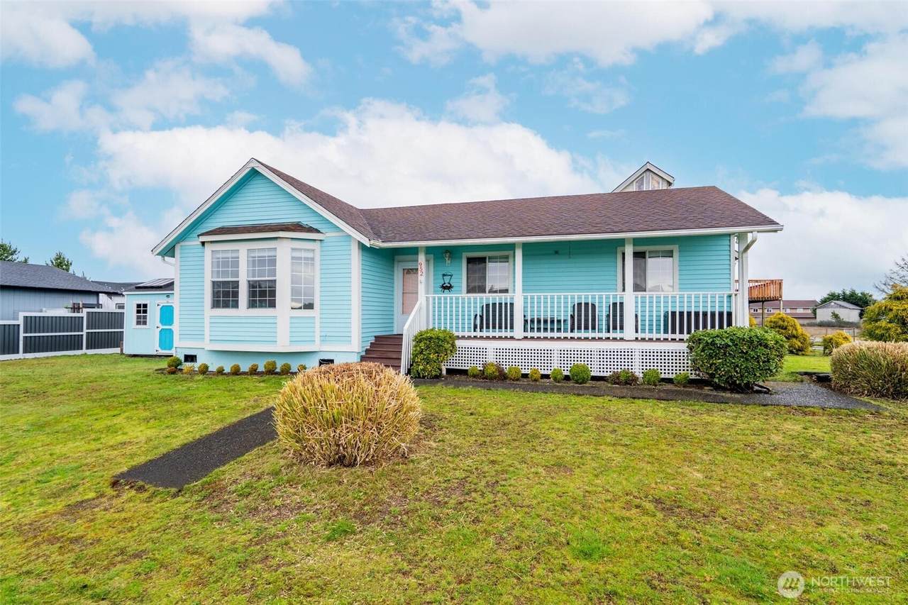 952 Wawona Avenue - Photo 1