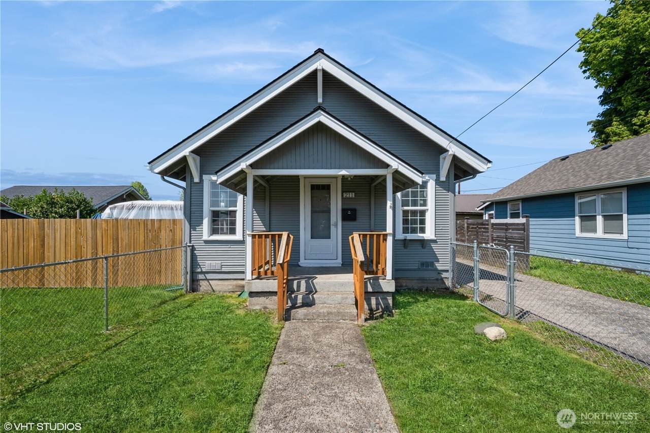 211 Yew Street - Photo 1