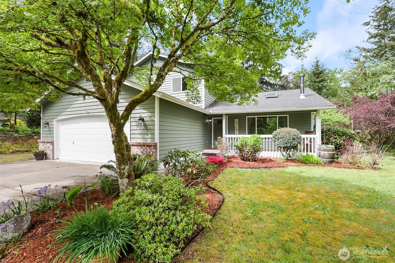 11828 Fairview Boulevard - Photo 1