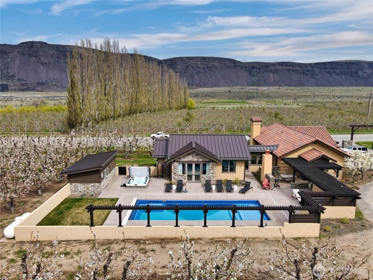 5814 Colockum Road - Photo 1