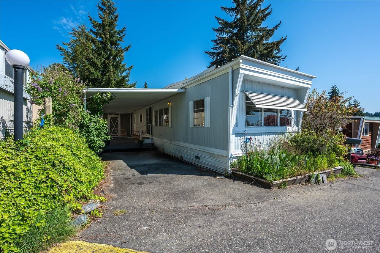 23708 Locust Way - Photo 1