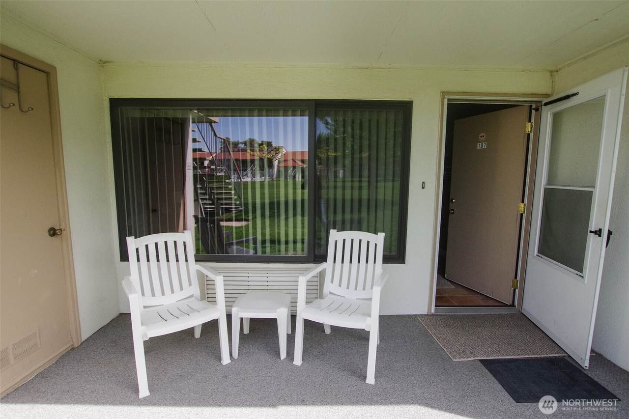 8903 Crescent Bar Road - Photo 1