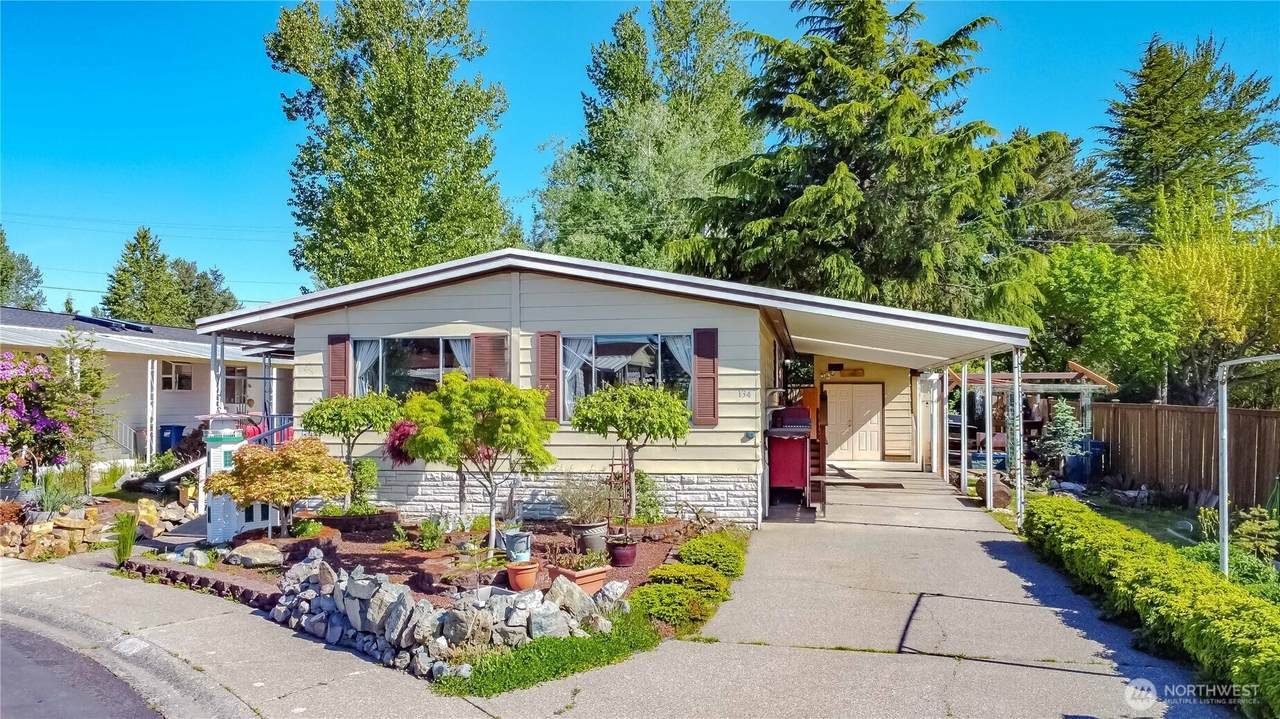 11436 208th Street - Photo 1