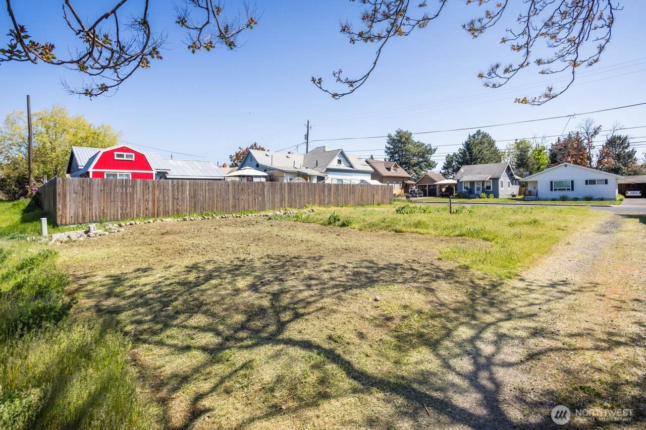 1735 Evergreen Street - Photo 1
