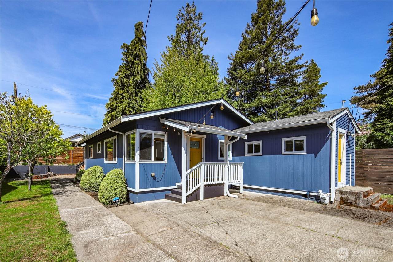 8411 48th Avenue - Photo 1