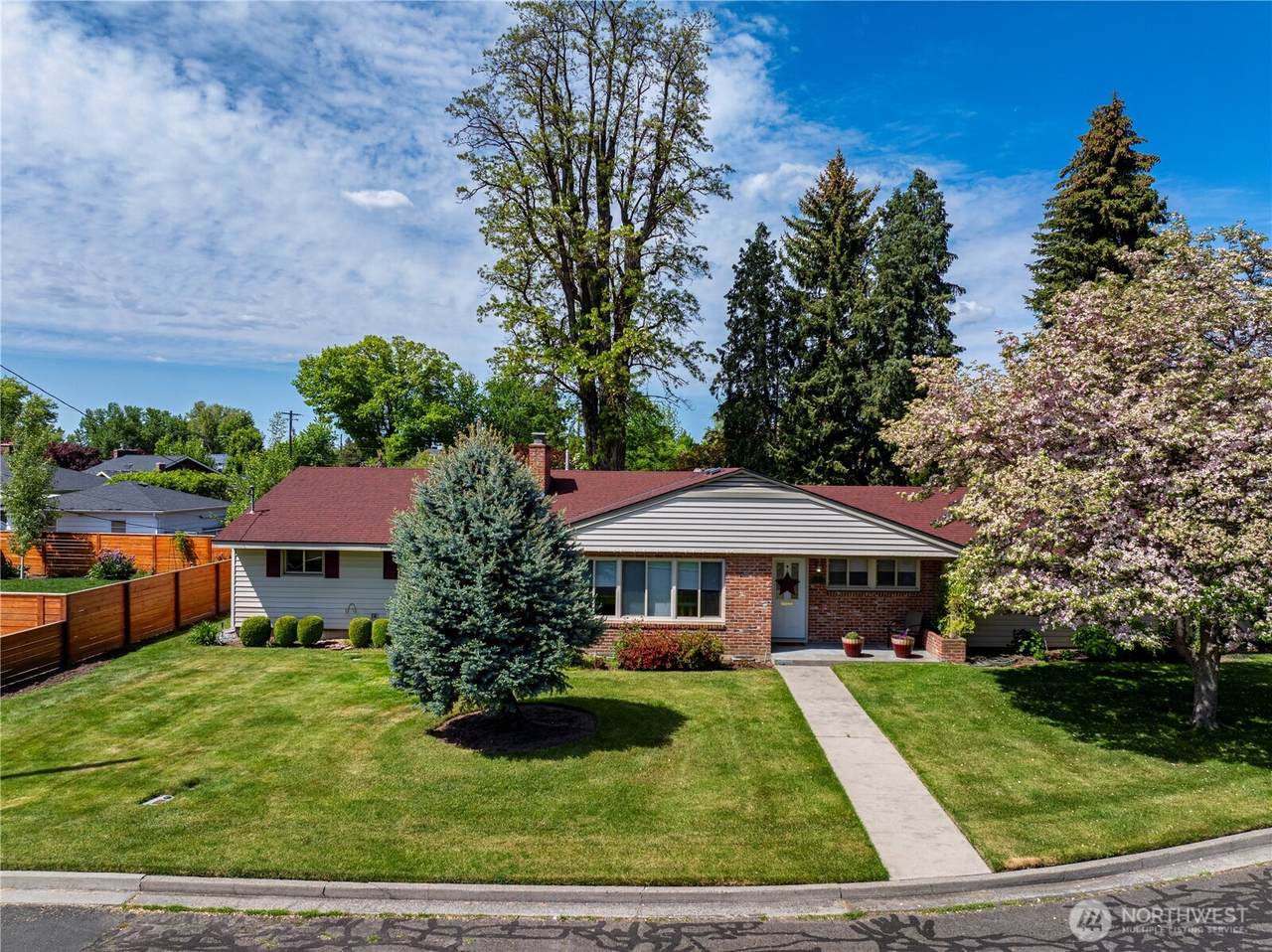 105 Edwards Drive - Photo 1