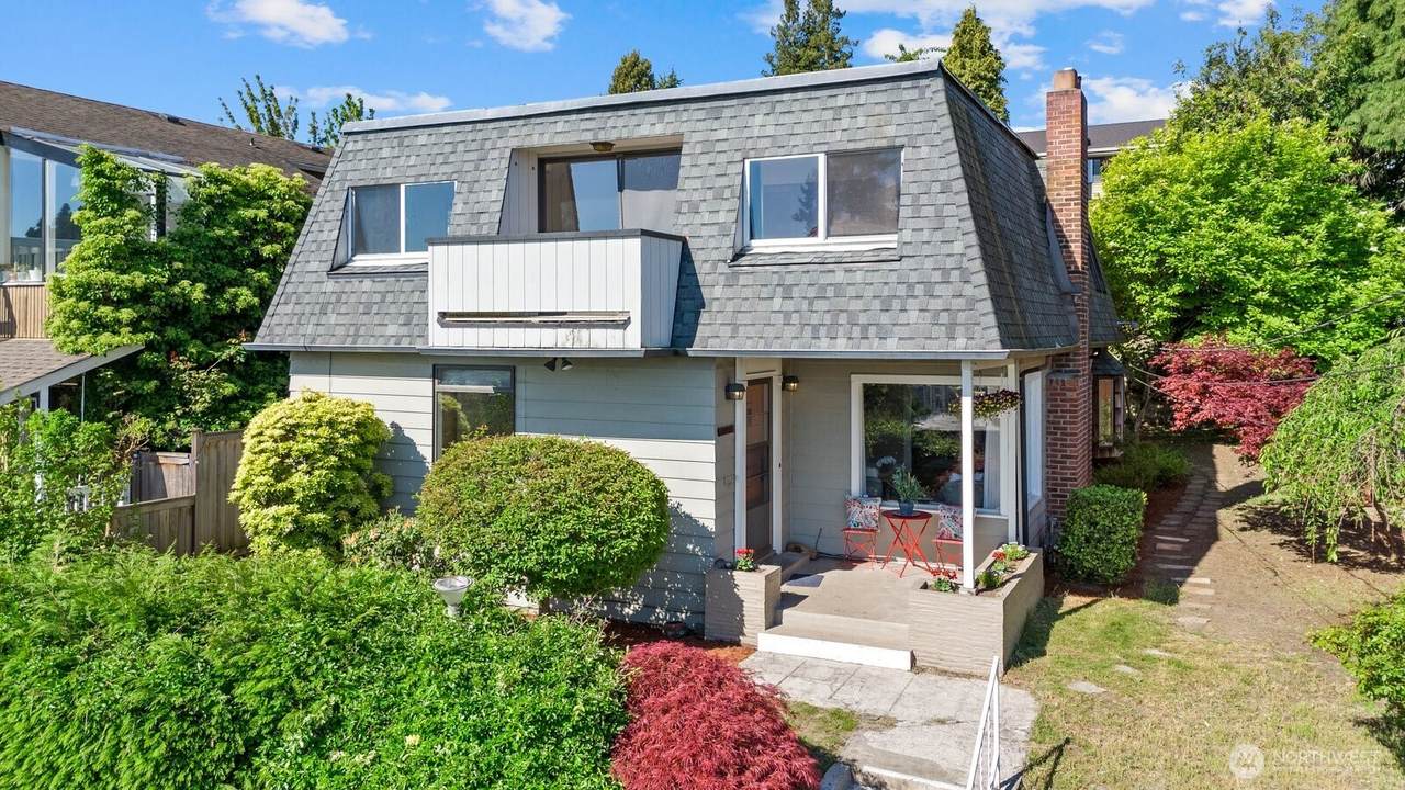 2727 36th Avenue - Photo 1